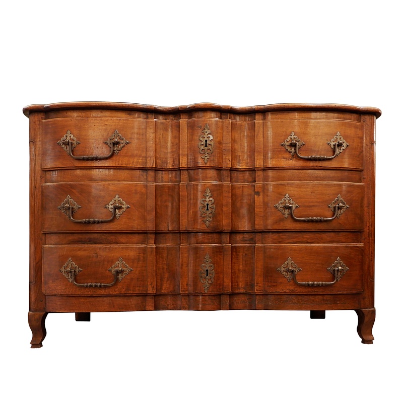 18th Century French  Crossbow Front  Chest of drawers in Walnutt